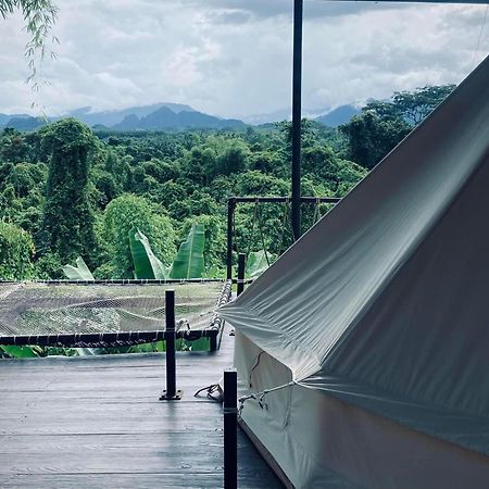Отель Tanoshi Glamping In Khao Sok Khao Sok National Park Экстерьер фото
