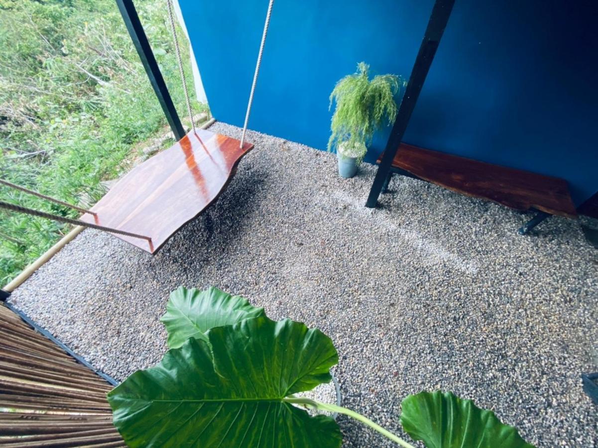 Отель Tanoshi Glamping In Khao Sok Khao Sok National Park Экстерьер фото