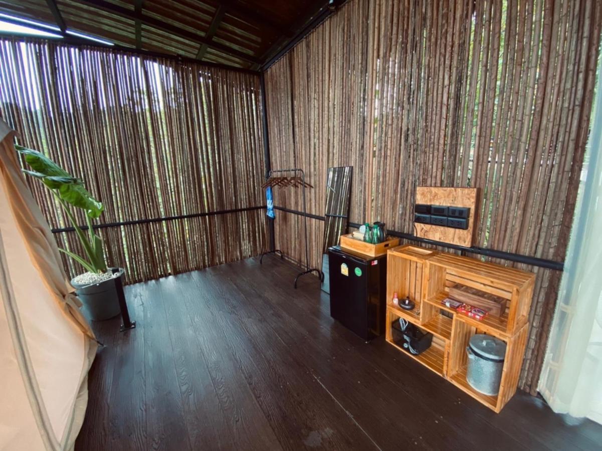 Отель Tanoshi Glamping In Khao Sok Khao Sok National Park Экстерьер фото