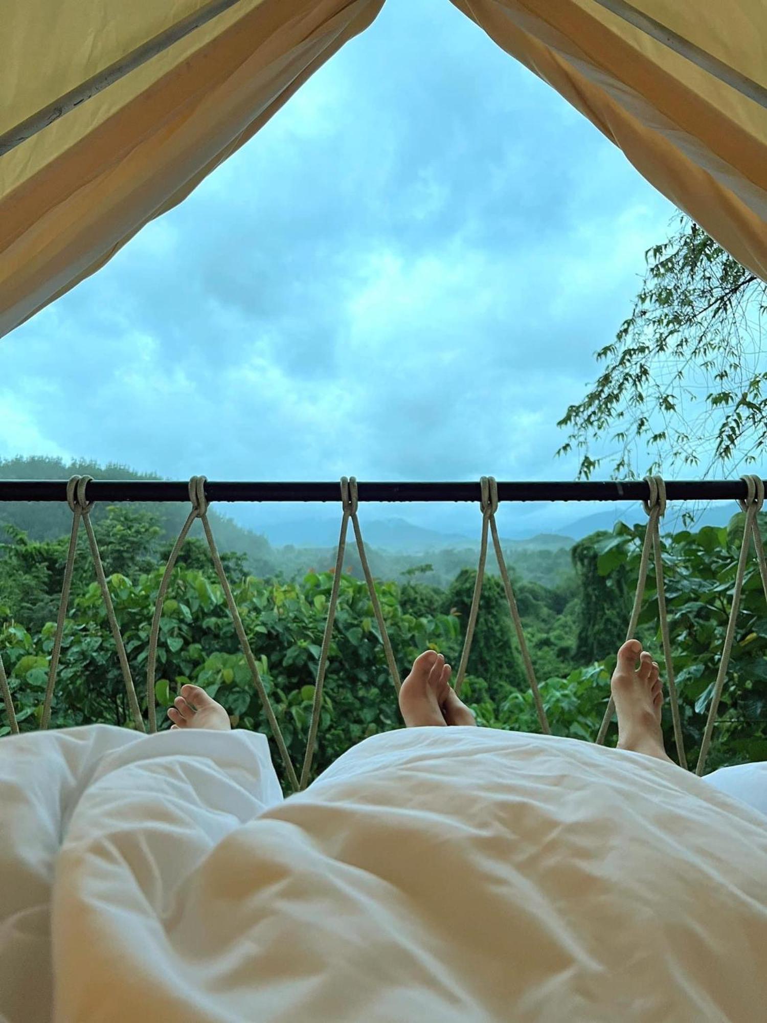 Отель Tanoshi Glamping In Khao Sok Khao Sok National Park Экстерьер фото