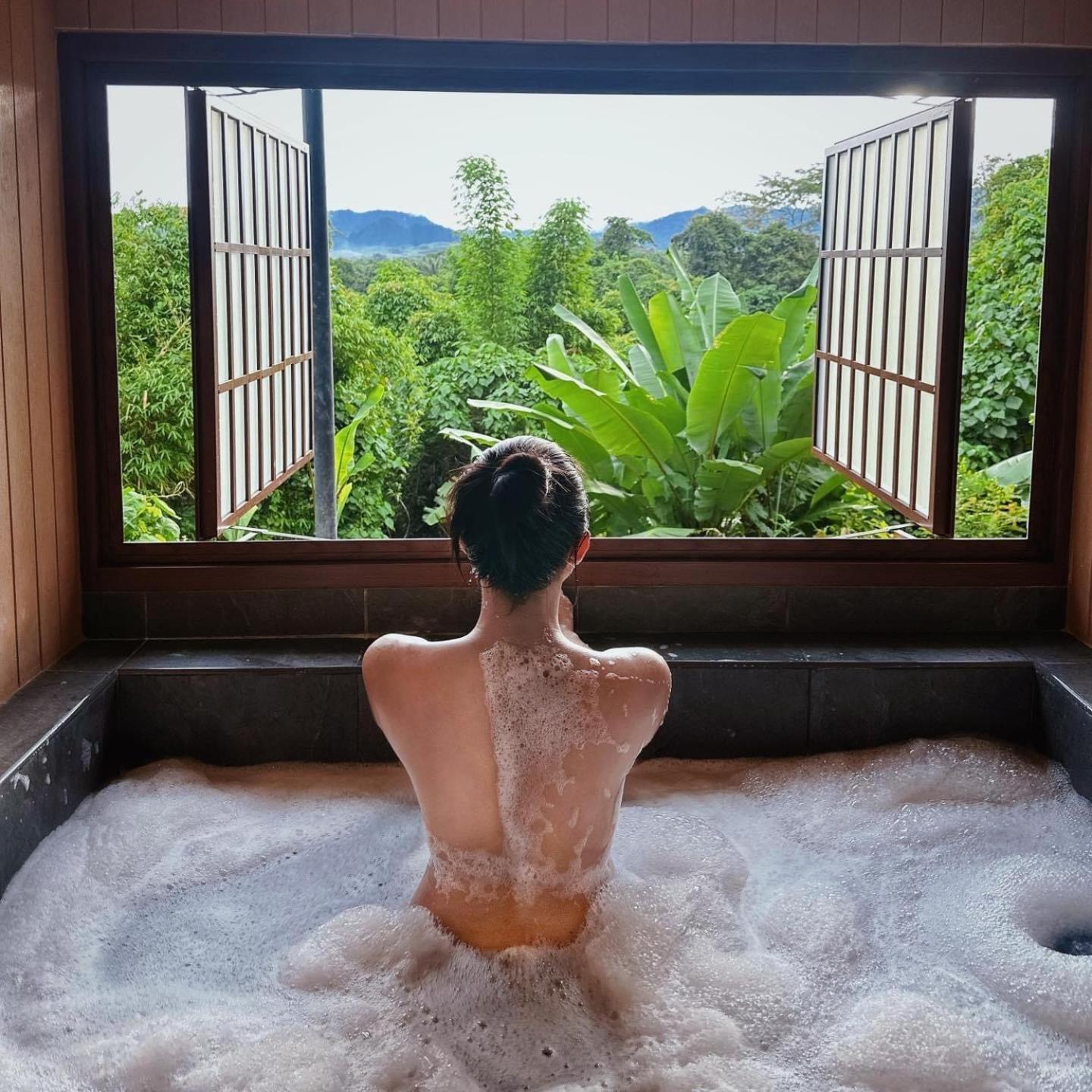 Отель Tanoshi Glamping In Khao Sok Khao Sok National Park Экстерьер фото