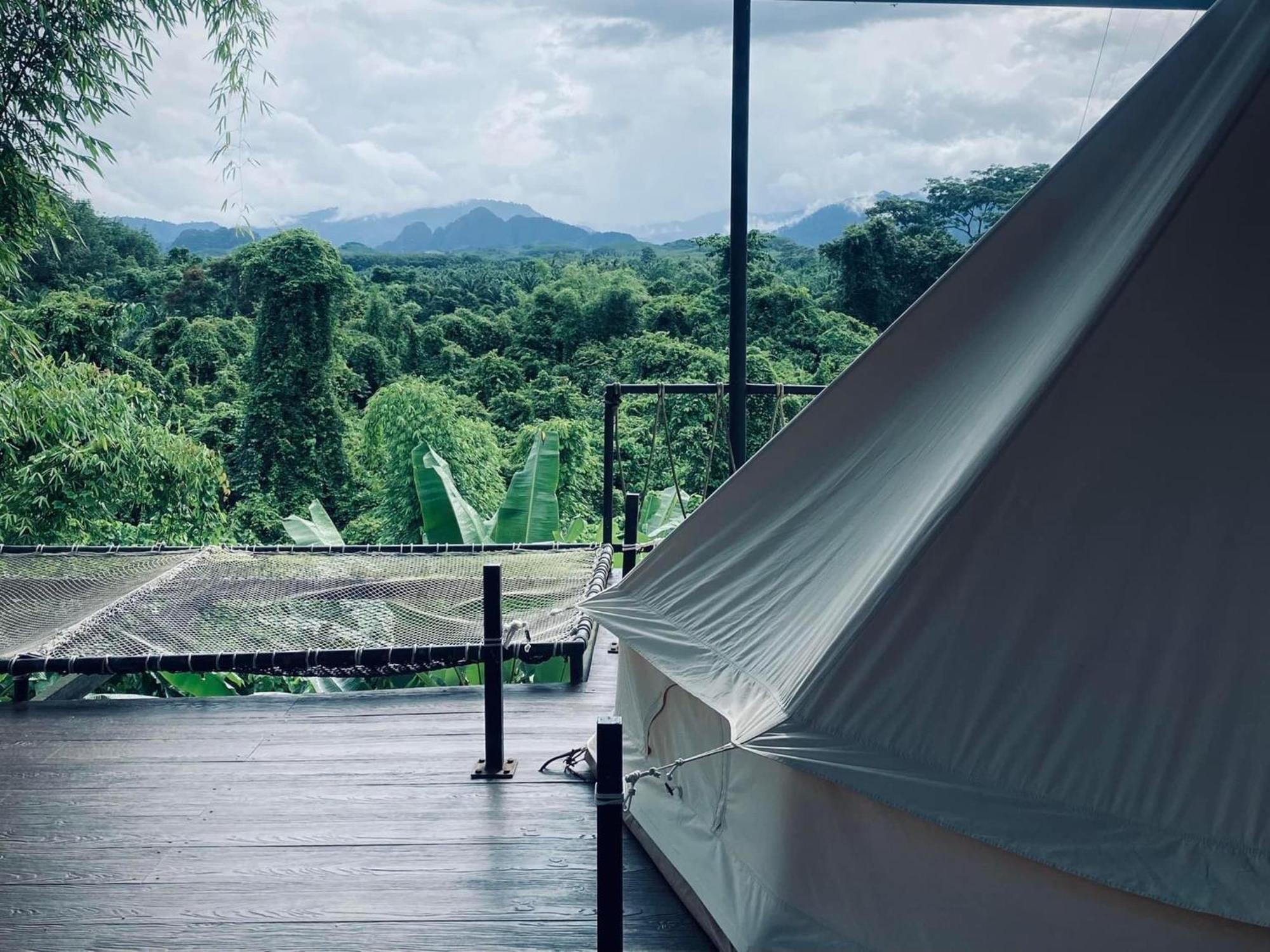 Отель Tanoshi Glamping In Khao Sok Khao Sok National Park Экстерьер фото